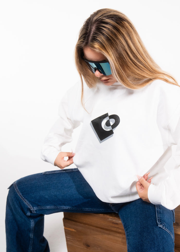 WHITE SWEATER